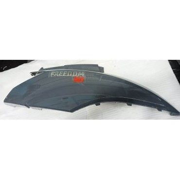 Arora Quantum  Sağ Koruma Levhasi Parlak Gri̇